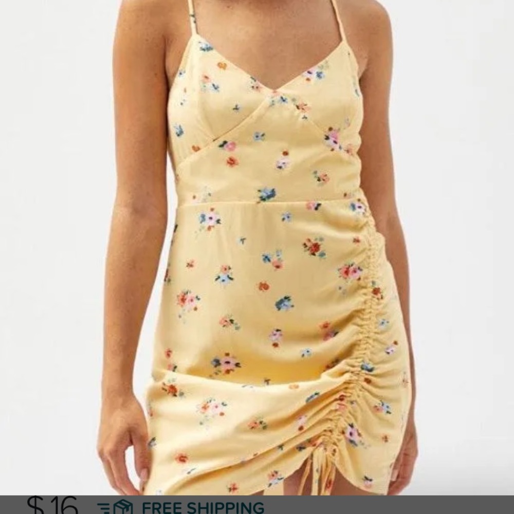 New w/o tags. Straps & rouching Are adjustable